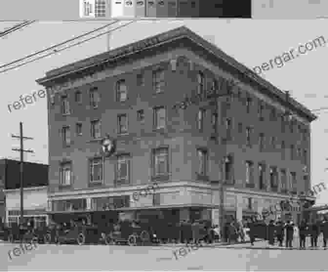 Vintage Photograph Of The Vincennes Elks Building Vincennes: 1930 1960 (Images Of America)